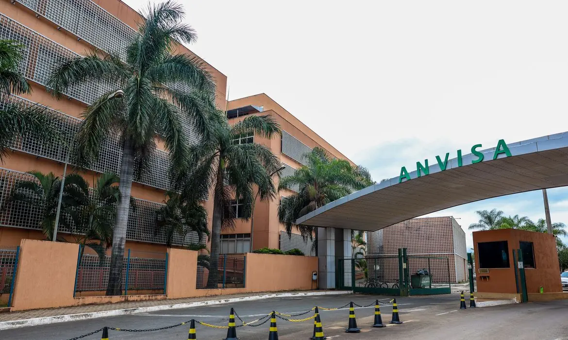 Anvisa manda recolher lotes de antibióticos no país