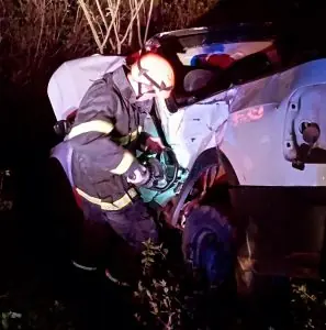 Motorista morre após colisão entre Saveiro e caminhão na BR-282