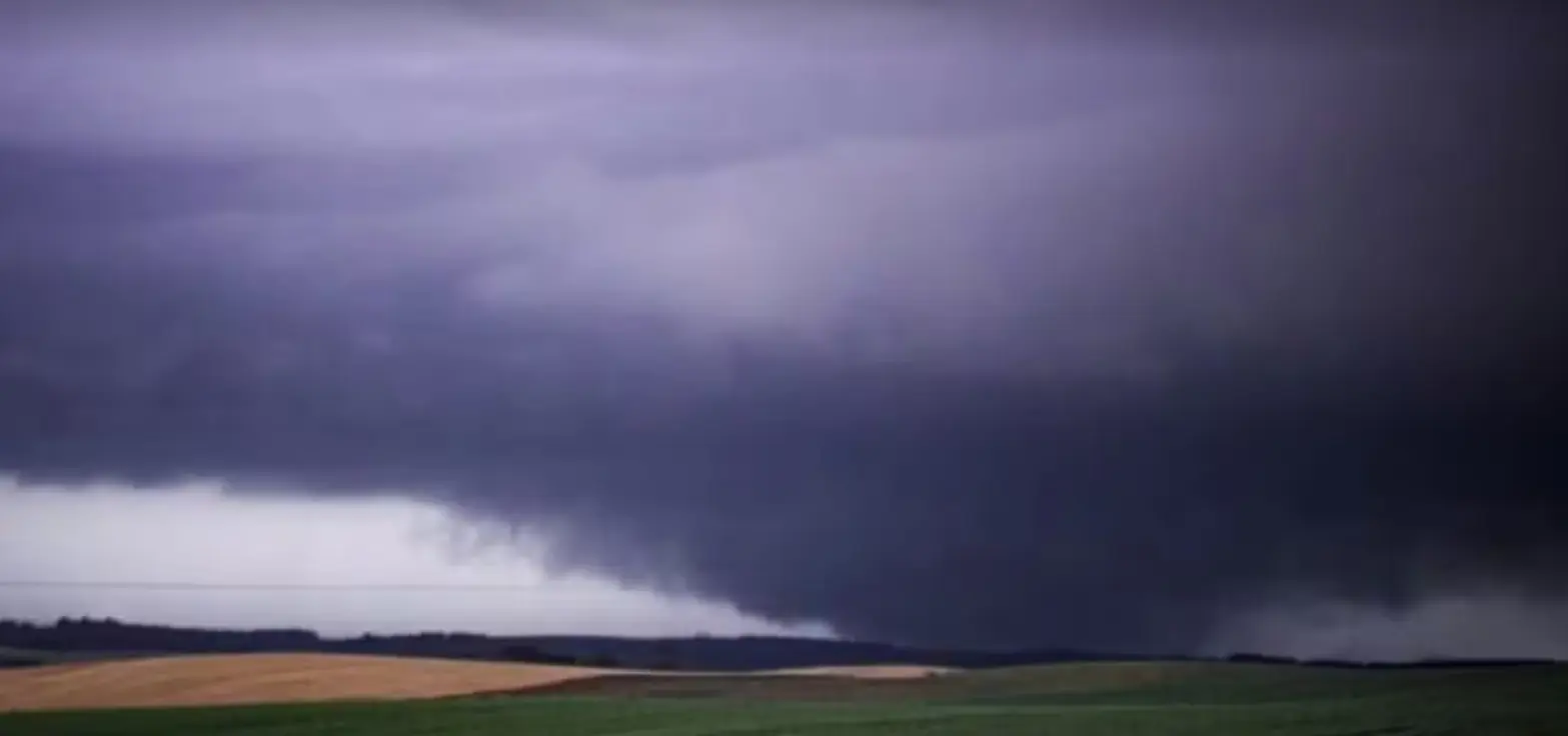 Defesa Civil confirma passagem de tornado no Oeste de Santa Catarina