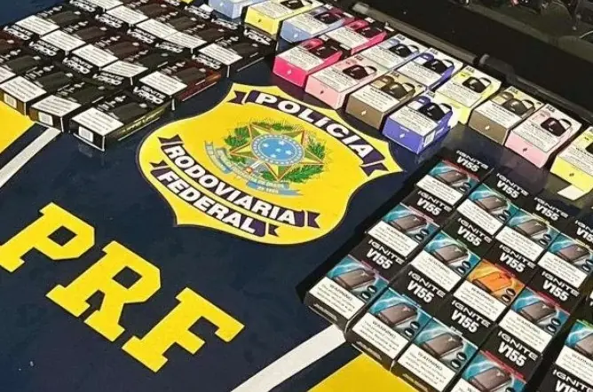 Polícia Rodoviária Federal apreende mais de 260 cigarros eletrônicos e acessórios na BR-282