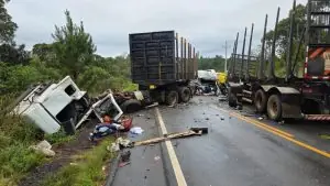 Gravíssimo acidente entre duas carretas e ônibus mobiliza forças de segurança na SC-350