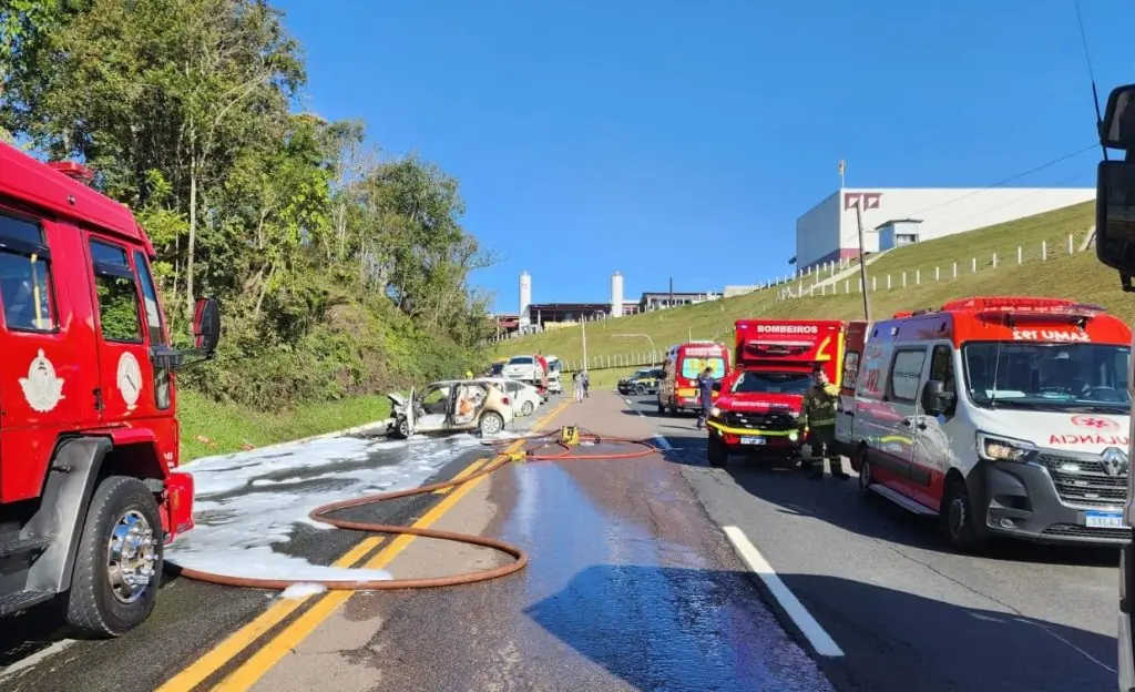 Vídeo! Acidente com veículo de secretaria da saúde de município da região Oeste deixa morto na BR-470