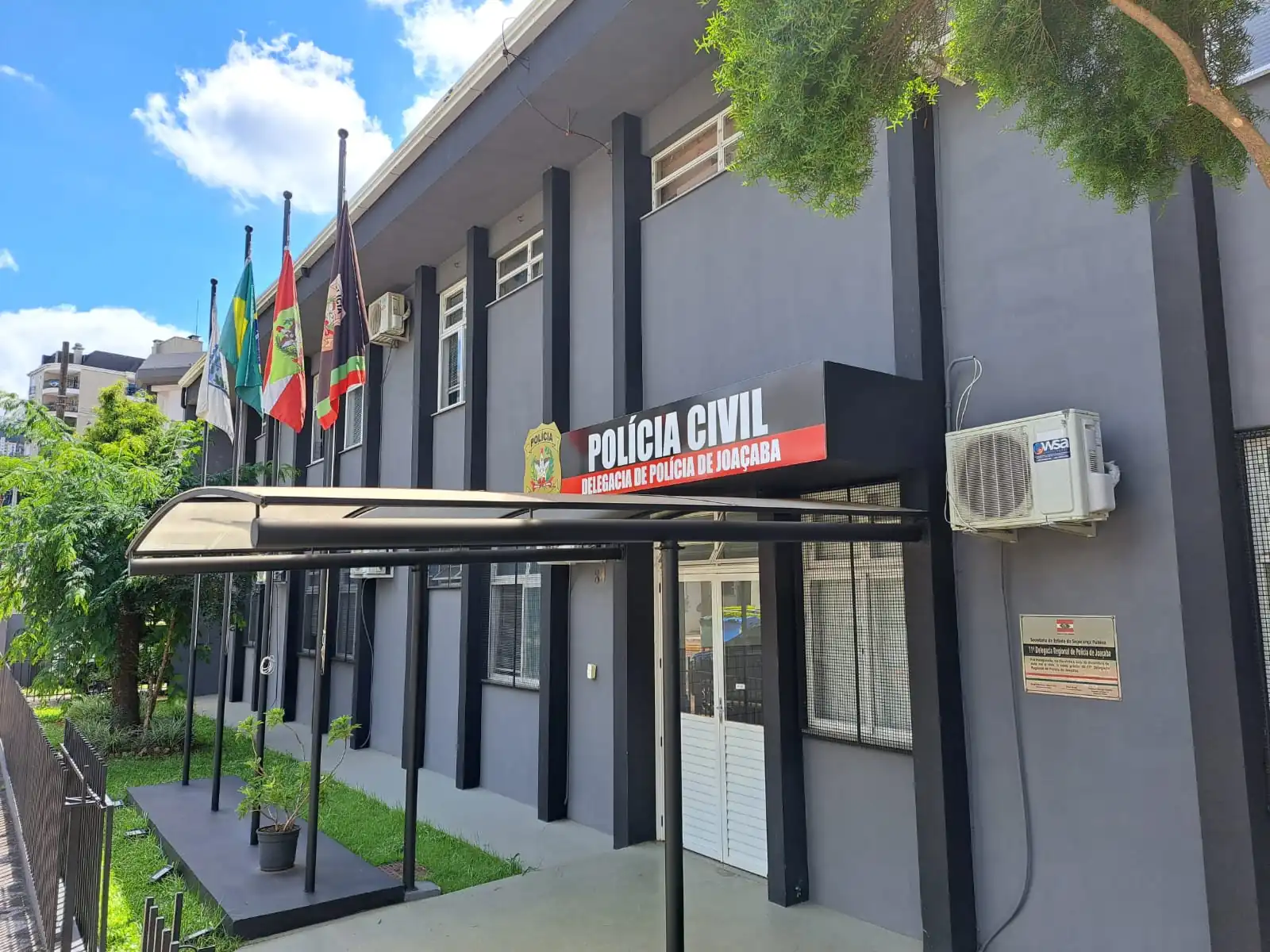 Polícia Civil cumpre buscas e apreensões em Joaçaba e Concórdia por suspeita de fraude com criptomoedas