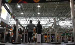 Entram em vigor novas regras da Anac que preveem multa de R$ 17,5 mil e proibição de voar por até um ano para passageiros indisciplinados