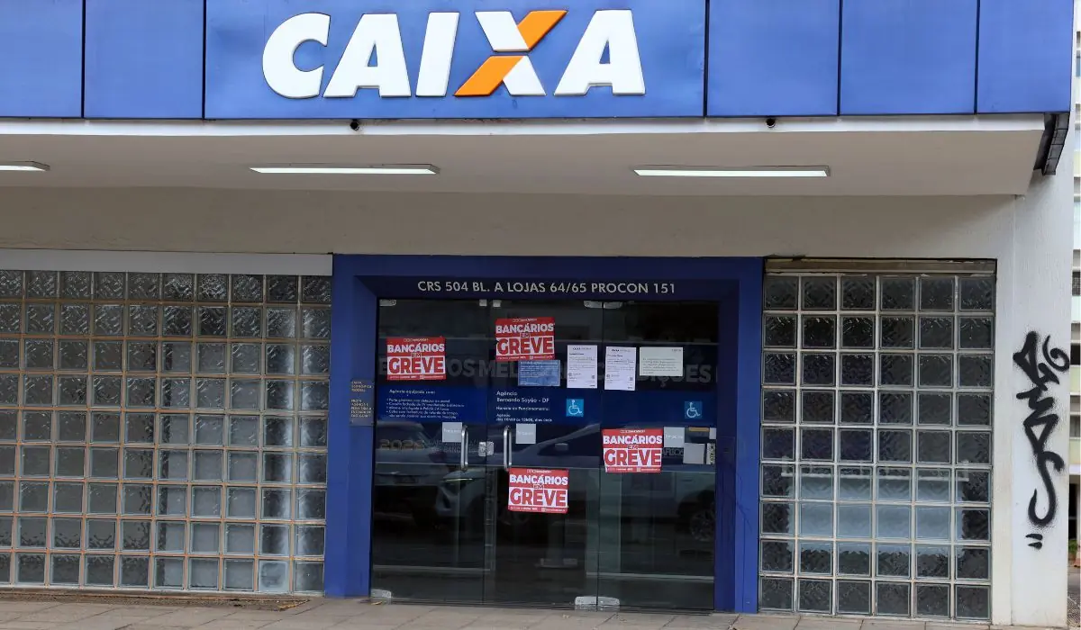 Greve na Caixa afeta atendimento presencial, mas governo confirma pagamento do Bolsa Família nesta quinta (17)